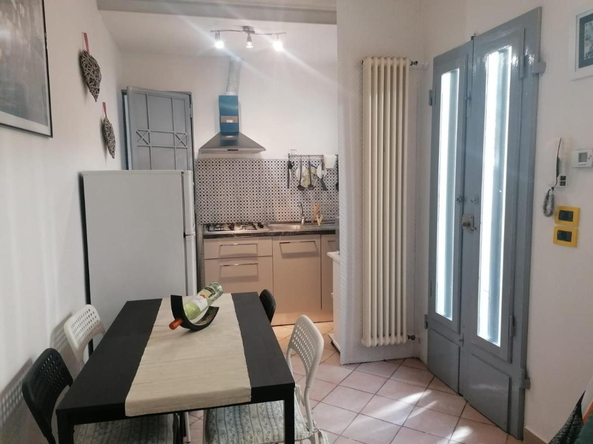 La Casina Giramondo Di Ele Viareggio Bagian luar foto